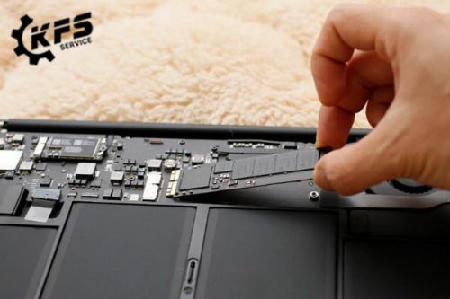 NÂNG CẤP Ổ CỨNG SSD MACBOOK BAO NHIÊU TIỀN ?