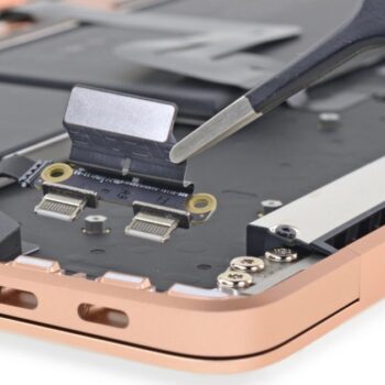 Sửa lỗi nguồn MacBook Air 13 inch M1 2020