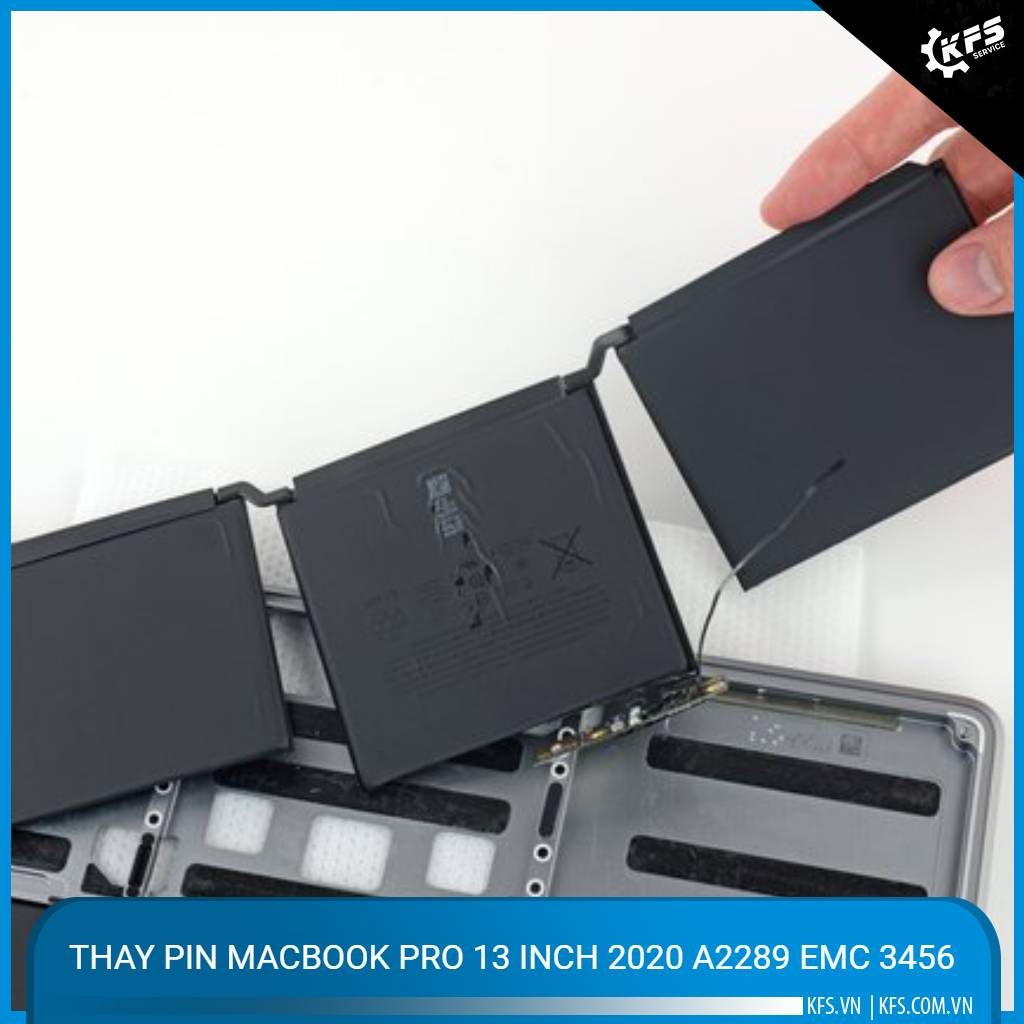 thay-pin-macbook-pro-13-inch-2020-a2289-emc-3456 (1)